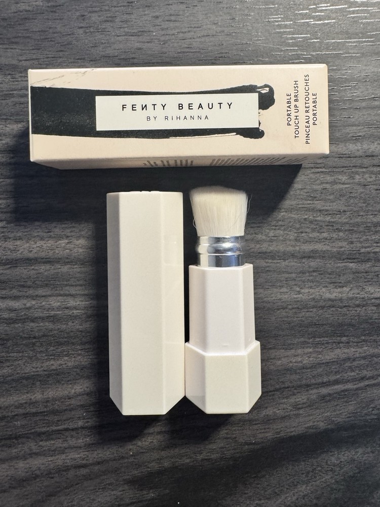 FENTY BEAUTY Portable Touch Up Brush 130 by Rihanna for On-the-Go Perfection