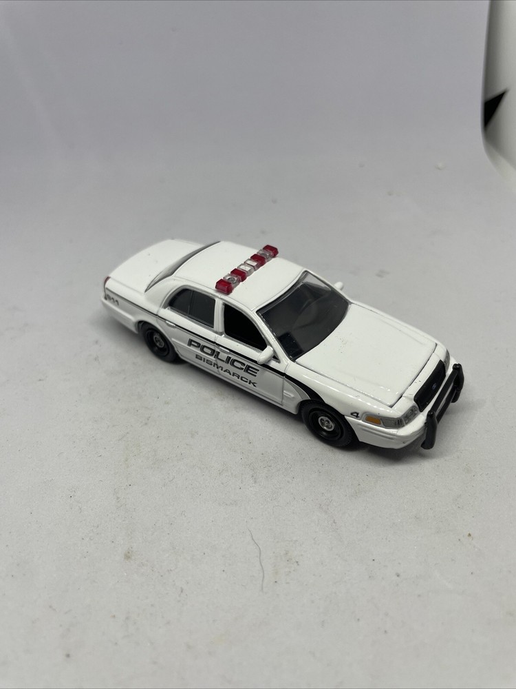2009 Greenlight Hot Pursuit 1:64 Ford Crown Victoria Bismarck, ND Police