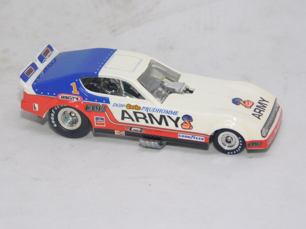 DON PRUDHOMME HOT WHEELS DRAG STRIP DEMONS NHRA DIECAST ARMY SNAKE CUDA