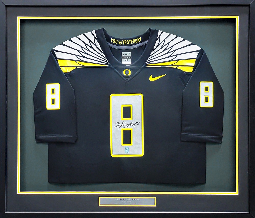 OREGON DUCKS MARCUS MARIOTA AUTOGRAPHED FRAMED BLACK NIKE JERSEY MM HOLO 89824