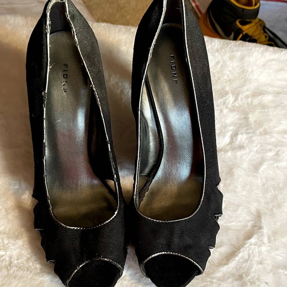 Fioni Size 7.5 heel 4
