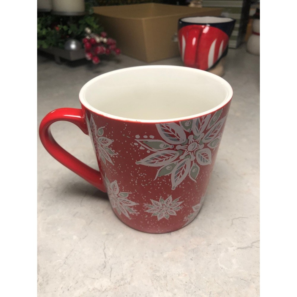 Starbucks Large 18oz Christmas Coffee Mug Red snowflake white green Poinsettias