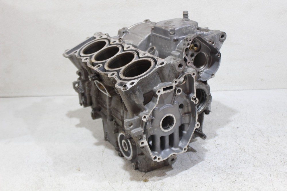 2003-2005 Yamaha Yzf R6 Yzf-r6 Engine Motor Crankcase Crank Cases Block
