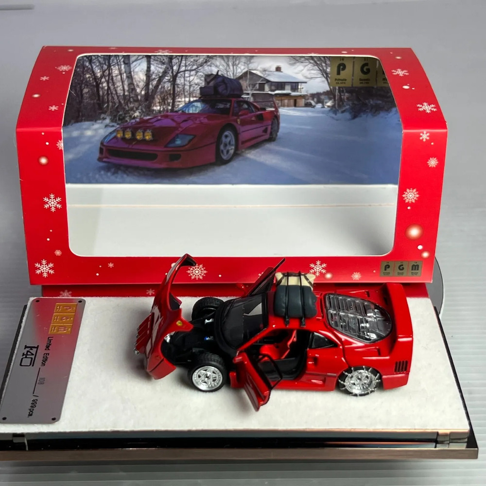 1:64 Ferrari F40 Christmas Snow Edition Red Alloy Full Open Model Car