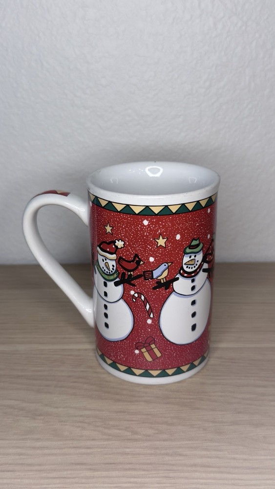 Christmas Snowman Coffee Mug – Red Holiday Ceramic Cup with Gift & Star Design