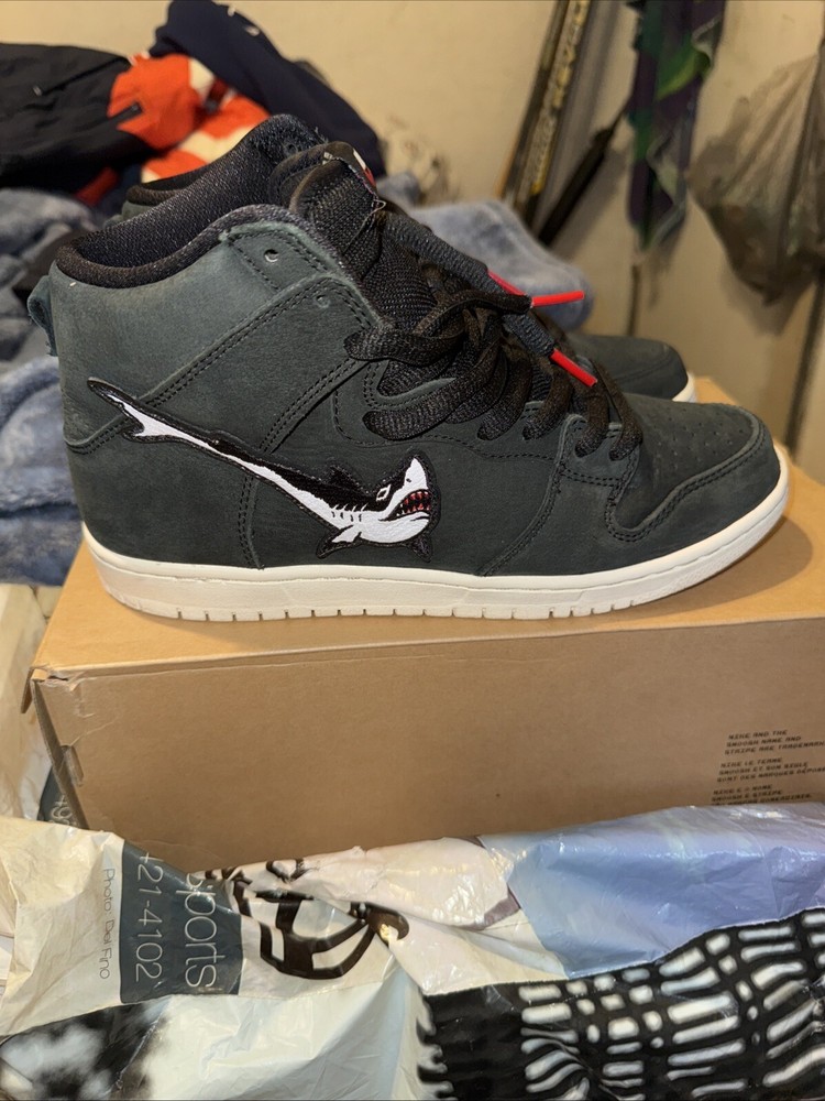 Nike SB Dunks High Sharks Size 8