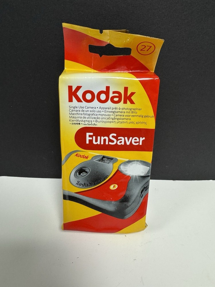 Kodak Funsaver Disposable Camera 35mm Film 800 ISO 27exp NEW FACTORY SEALED
