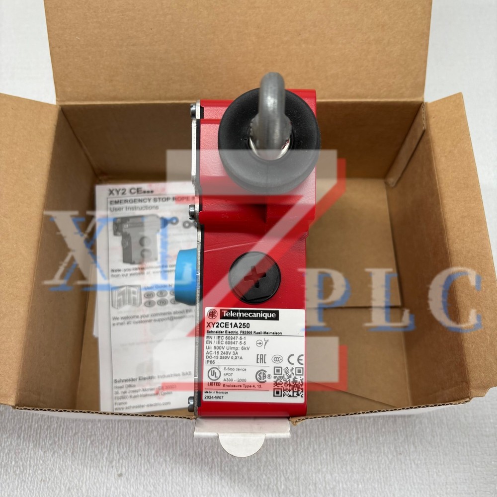 1PCS New Schneider/Telemecanique XY2CE1A250 Pull cord limit switch In Box*
