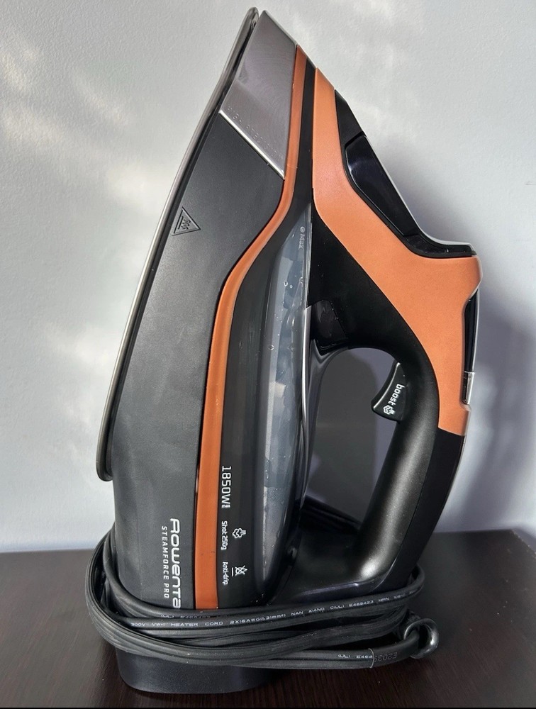 Rowenta Steam Force Pro 1850W Iron with Copper Stainless Steel Soleplate
