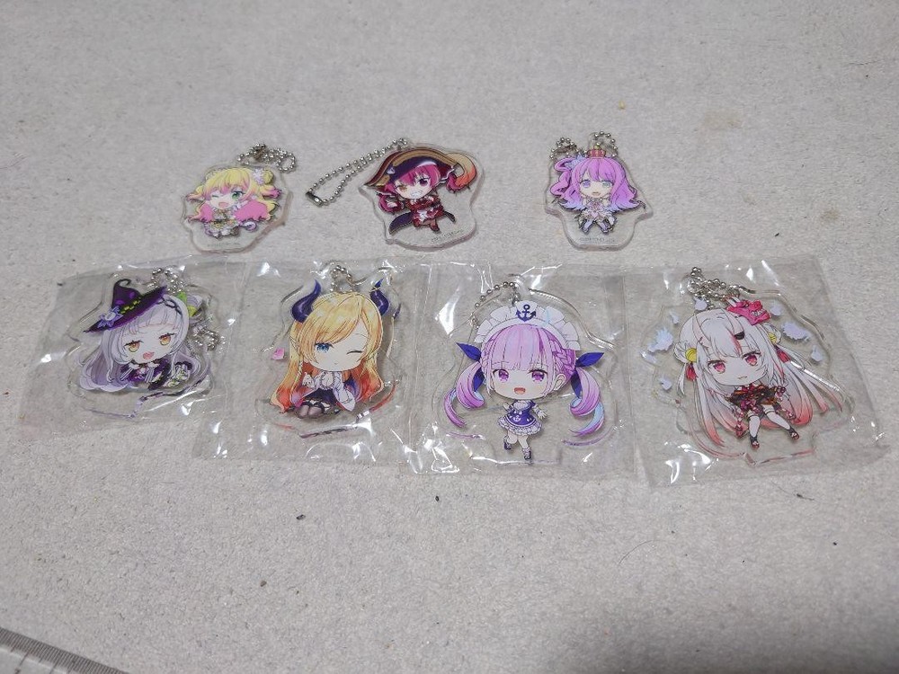 Hololive VTuber Acrylic Keychain Set - 7 Anime Character Designs