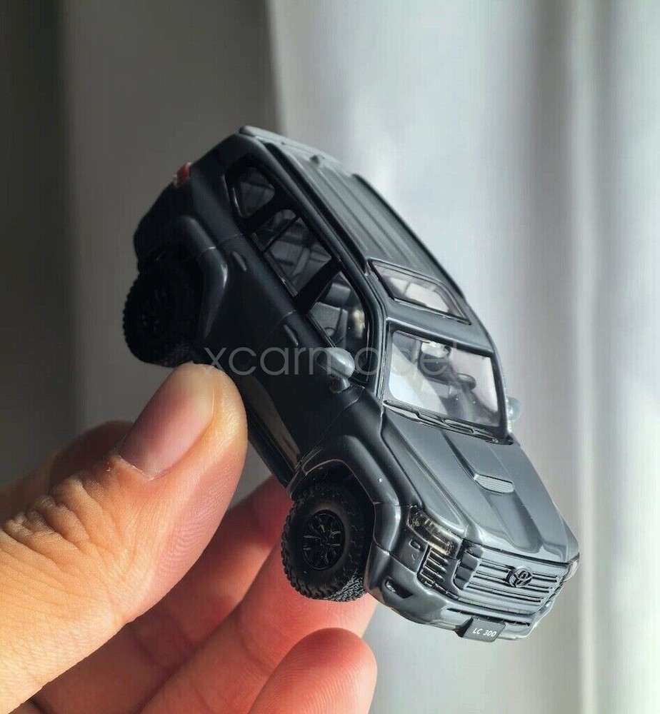 Masdi 1:64 Scale Gray LC300 Land Cruiser ORV SUV Sports Diecast Metal Car Model