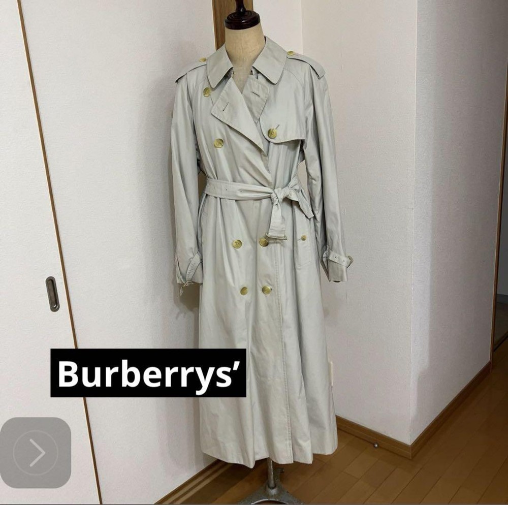 Burberry trench coat Woman from Japan