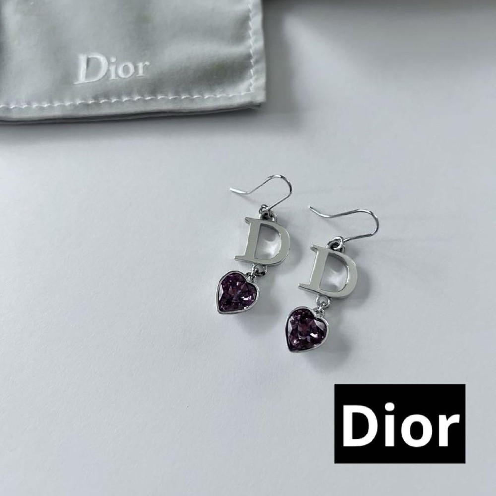 Dior D logo earrings with heart-shaped stone