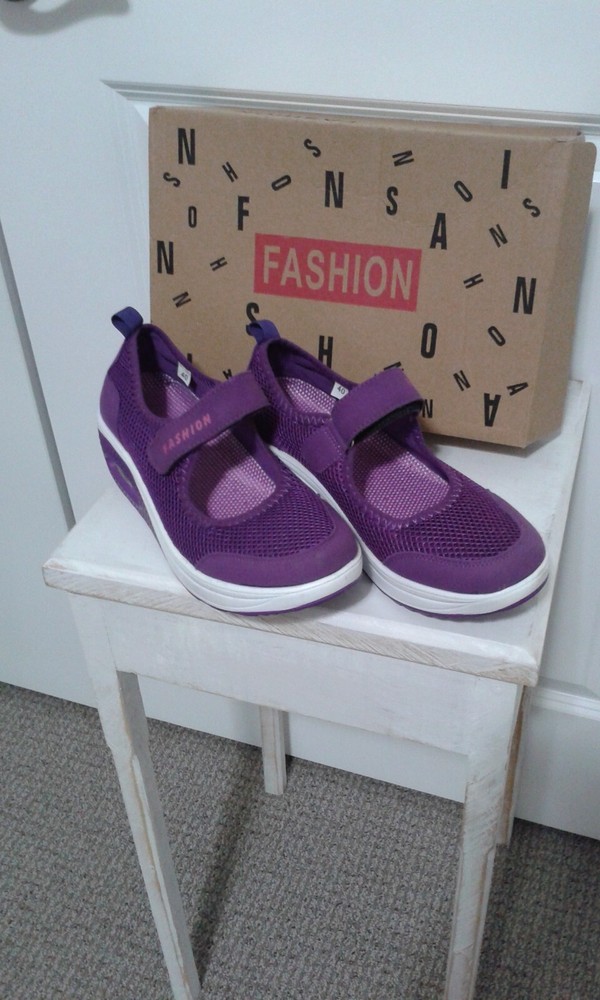 LADIES FASHON SHOES PURPLE SUEDE 9.5 MED WITH BOX