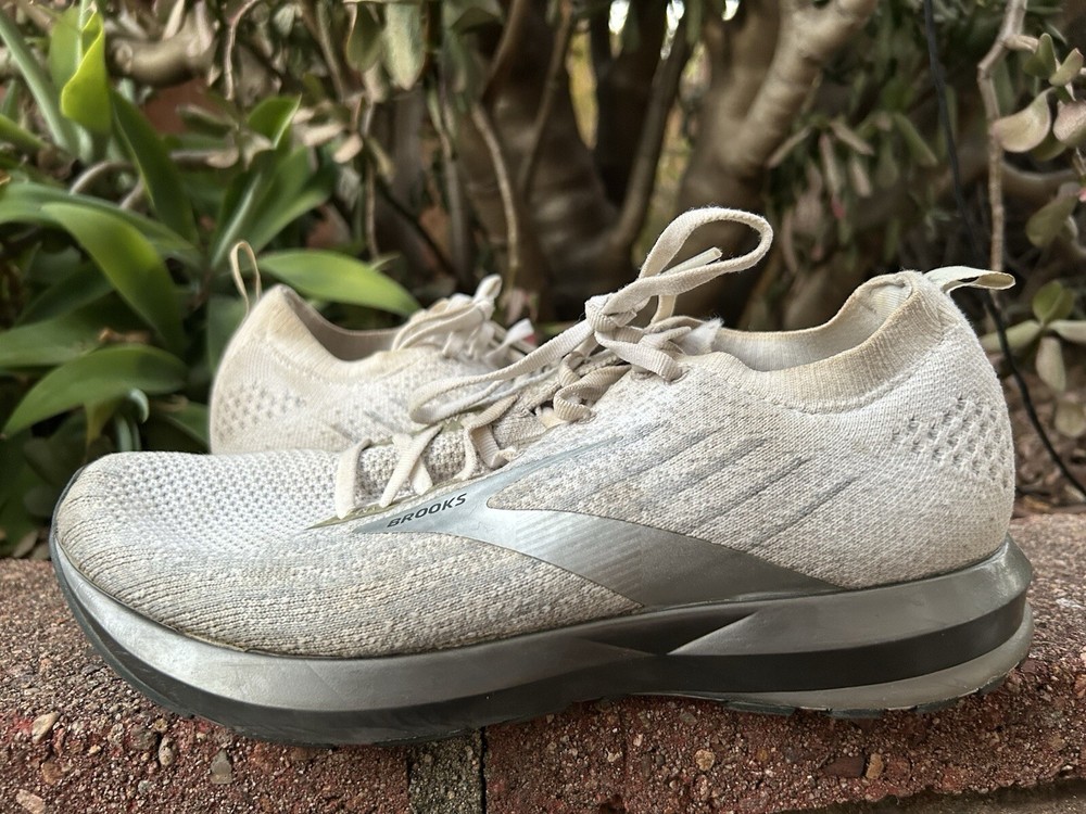 Mens Brooks Levitate 3 Size 10 Gray Low Top DNA Amp Running Active Training Shoe