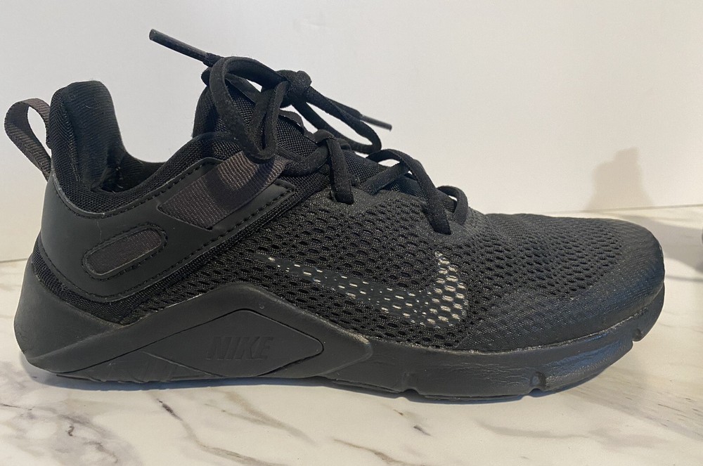 Nike Women’s Black Sneakers Legend Essential Athletic Size 7 Training Running