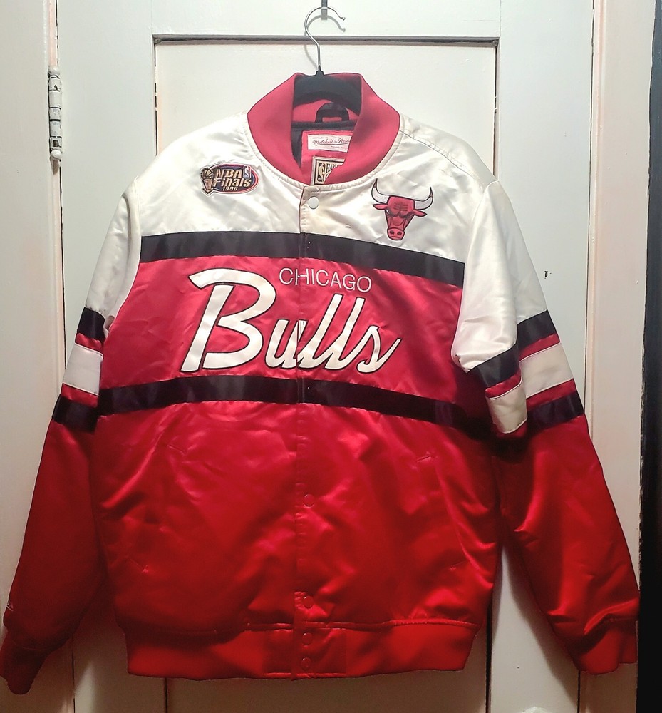 Chicago Bulls 90s Throwback Satin Quilted Jacket Mens L Y2K Hardwood Finals Coat  