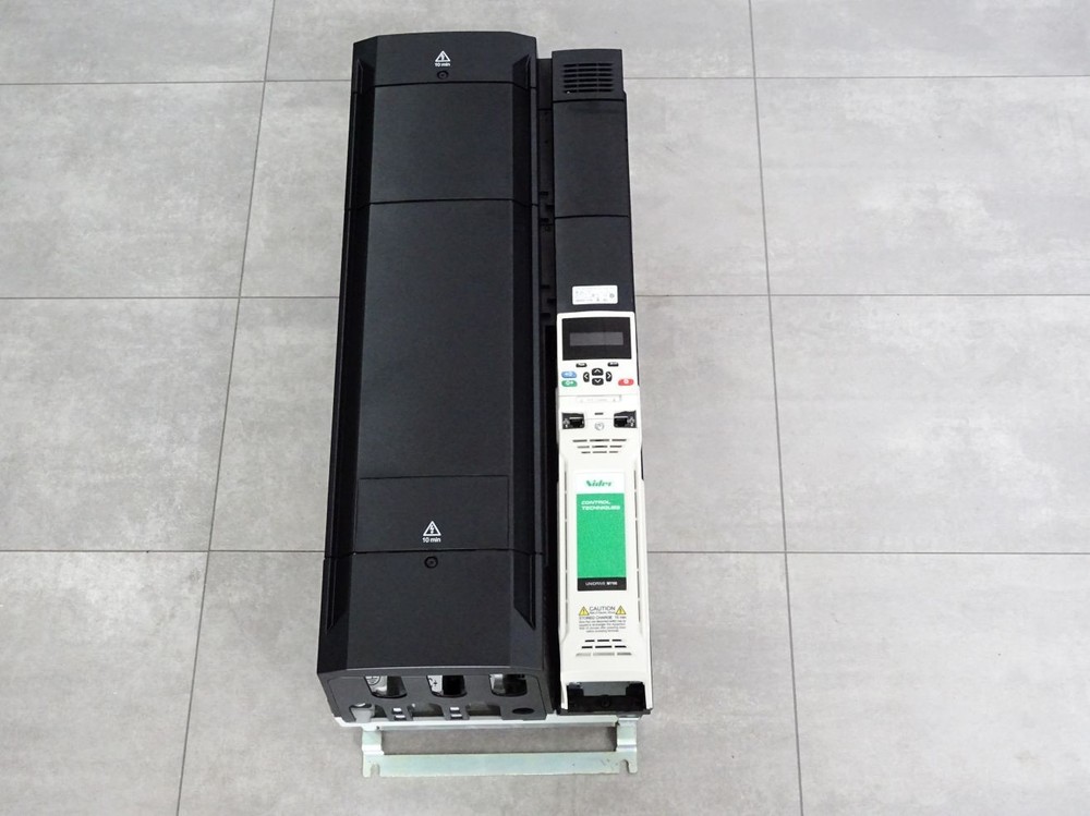 Nidec Control techniques Unidrive M700 M000-094 02000 DUO 90/110kW