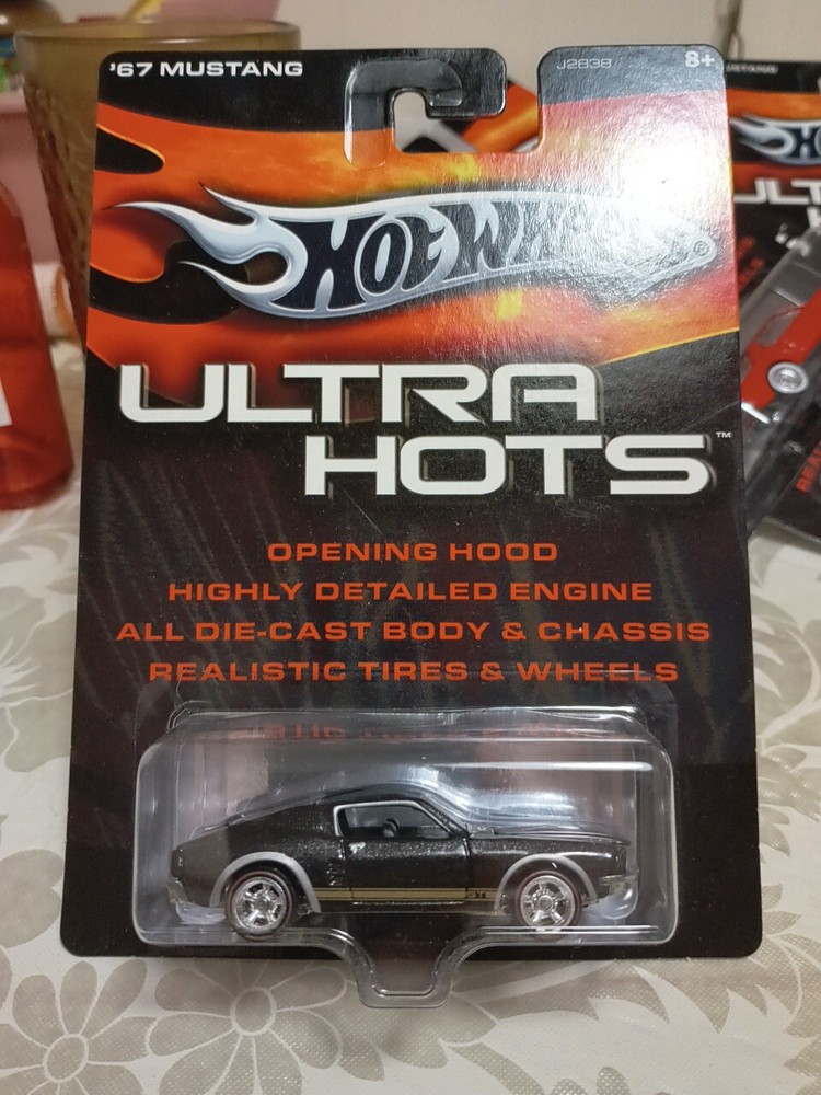 2005 Vintage Hot🔥Wheels/ Ultra Hots ( '67  Black Mustang w/..RR..J2838