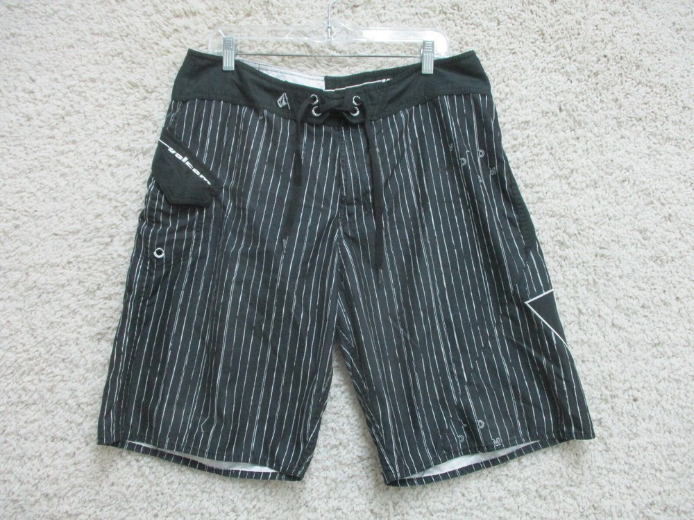 Volcom Board Shorts 34 Mens Black Pinstripe Pockets Swim Trunks Bathing Suit