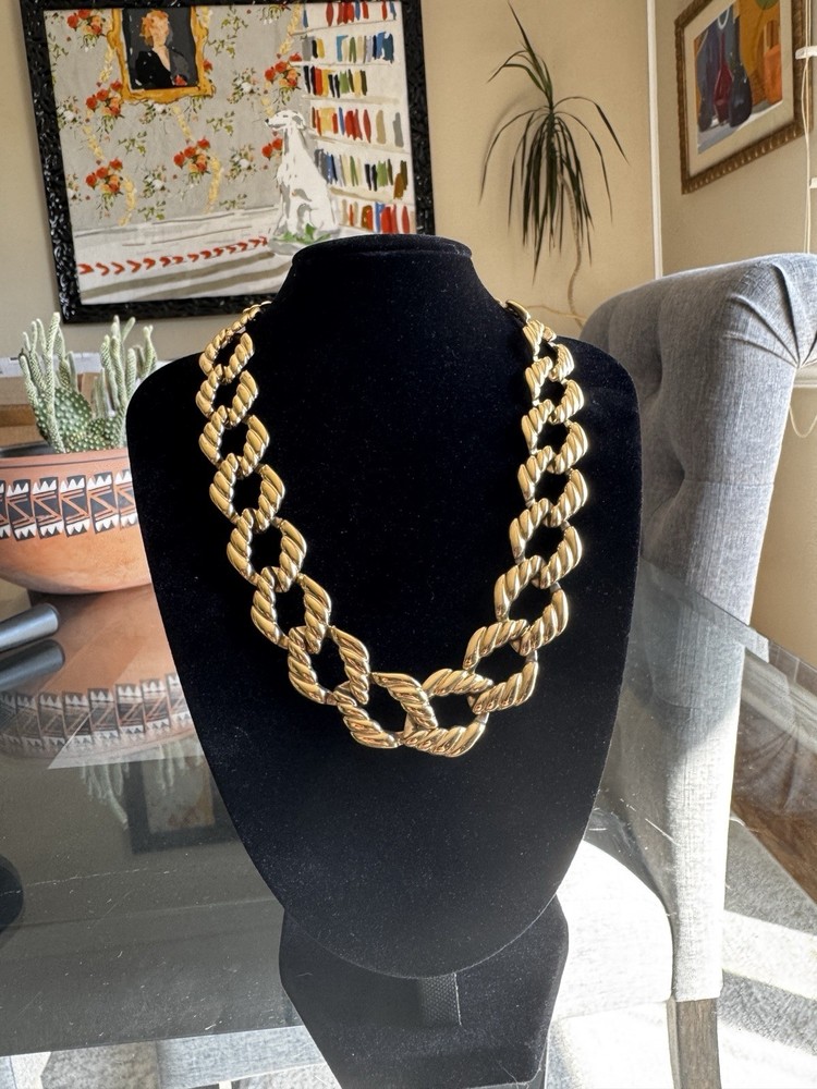 Vintage Wide Chain Link Statement Gold Tone Napier Necklace 16 Inch