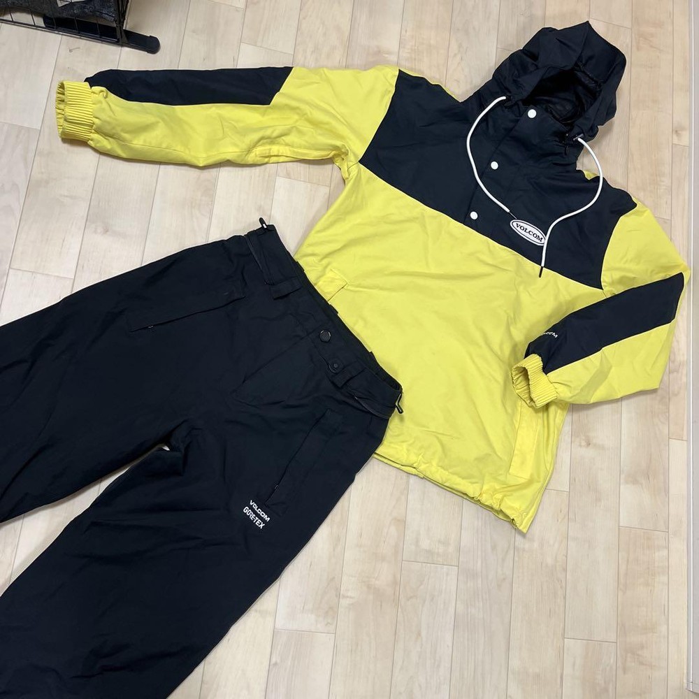Volcom  Snowboard Anorak Jacket Mens Size M with Pants Size S Yellow