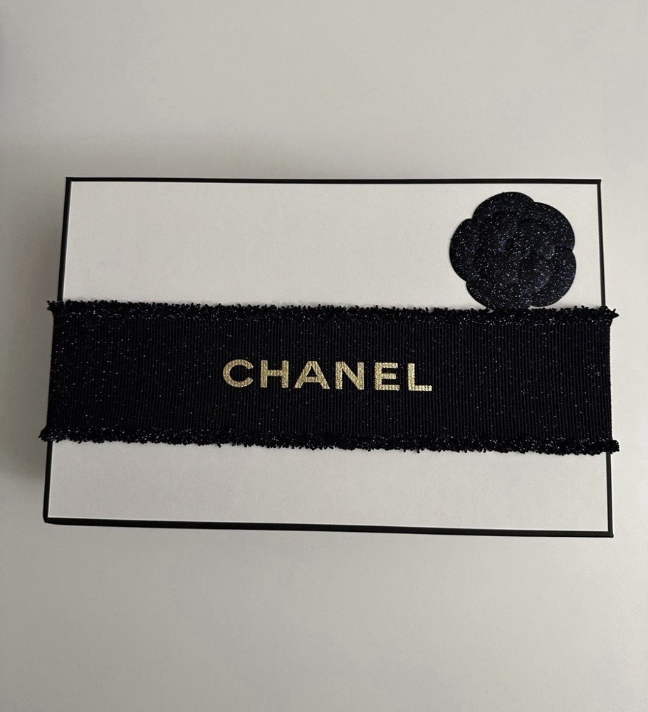 CHANEL New Empty White Gift Box 2025 Holiday Band, Special Edition