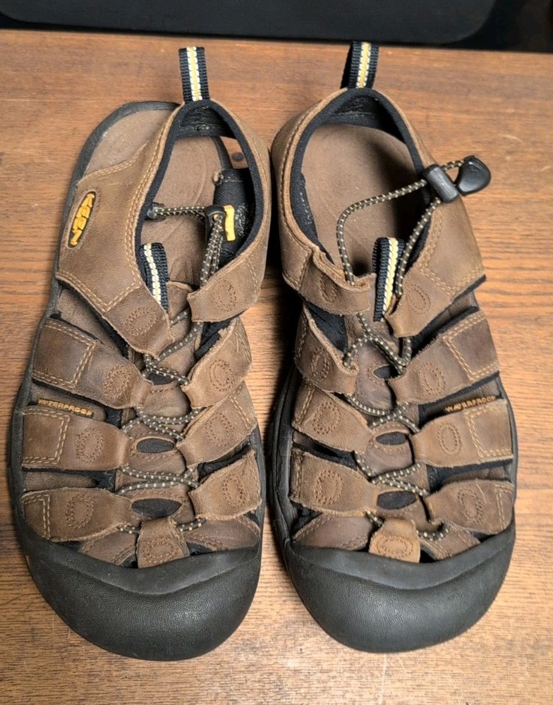 KEEN Newport Men's Brown Leather Sandals Size 8 for Hiking & Water Sports
