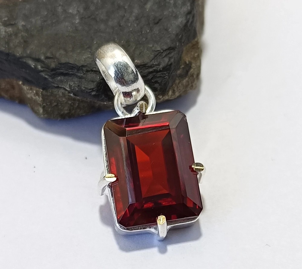 29.00 Ct Natural Rhodolite Garnet Gemstone Pendant 925 Sterling Silver