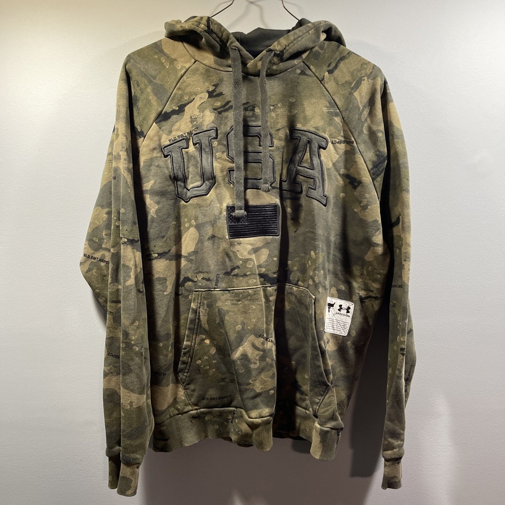 Under Armour Project Rock Veterans Day Mens Medium Camo USA Gym Hoodie