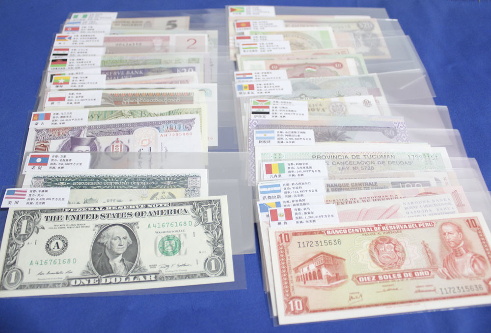 Lots 100 Different Paper Money 50 Countries World Banknotes UNC Collection