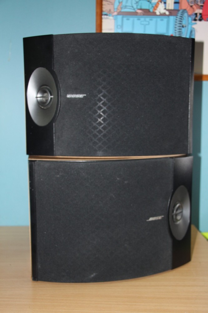 BOSE 301V SPEAKERS - MATCHING STEREO PAIR -