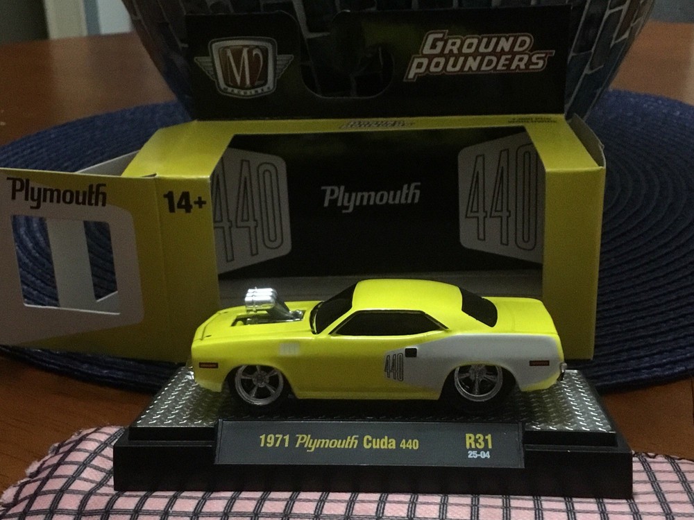 M2 Machines  1971 Plymouth Cuda 440 1/64Diecast Model