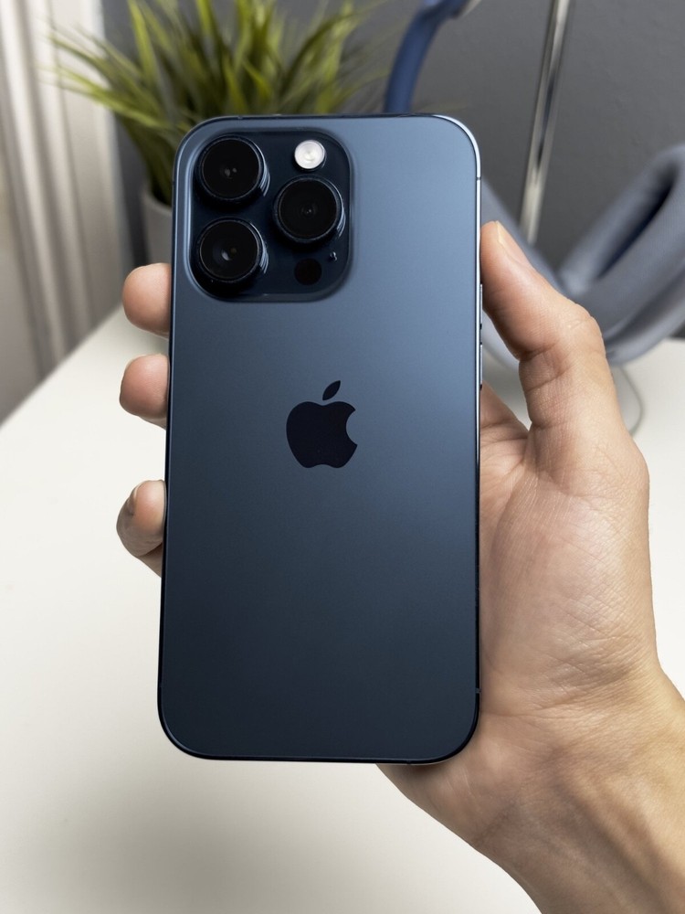 Apple iPhone 15 Pro Max - 256 GB - Blue (AT&T)