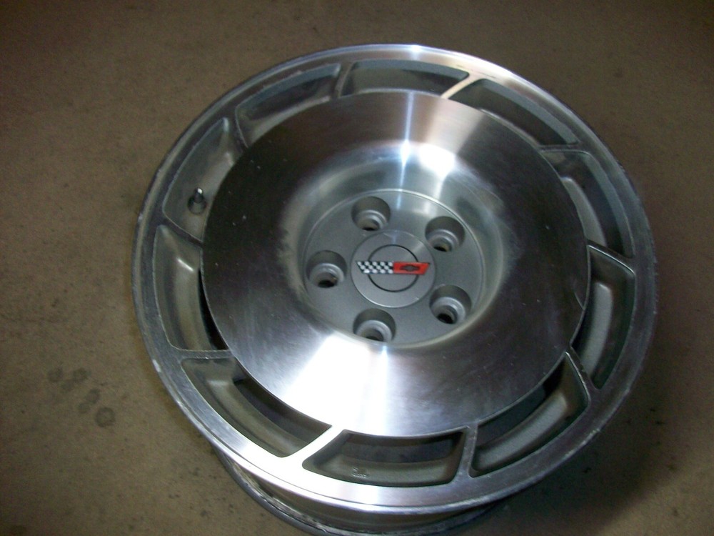 1987 Corvette Alloy Wheel Right RH 16x9.5