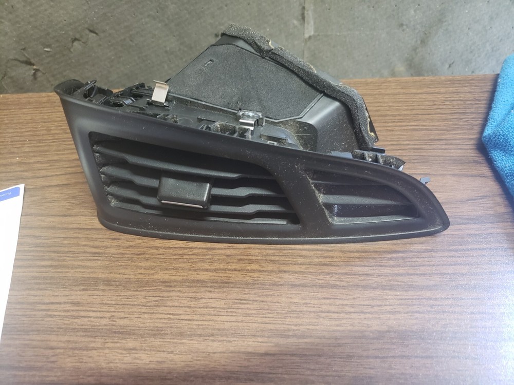 2012 - 2018 FORD FOCUS AC HEATER HVAC AIR VENT GRILLE DASHBOARD passenger sidOEM