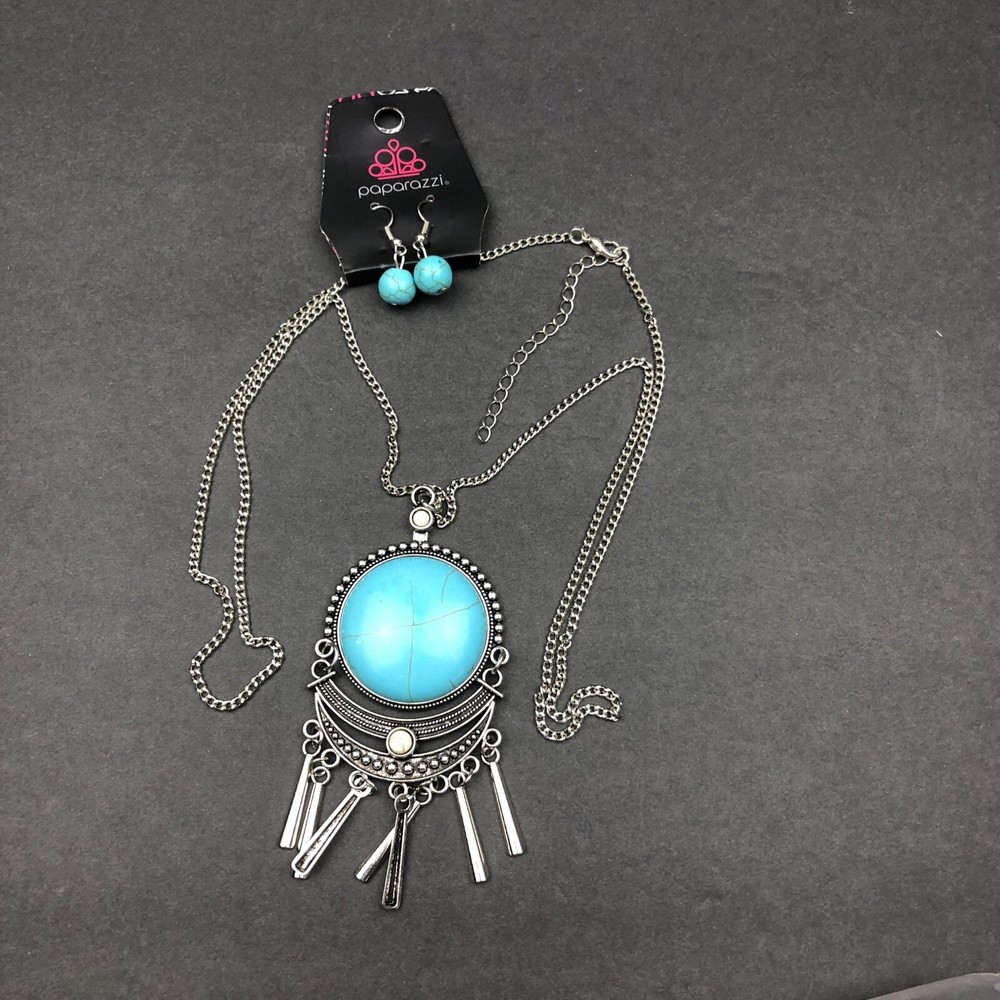 Paparazzi Blue Rustler Necklace and Earrings