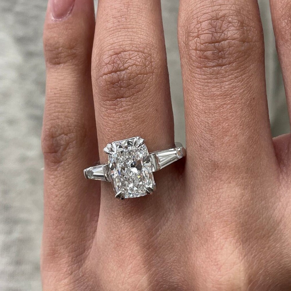 Diamond Ring 3.10 Carat IGI E F VVS2 Cushion Cut CVD Lab Grown 18k White Gold