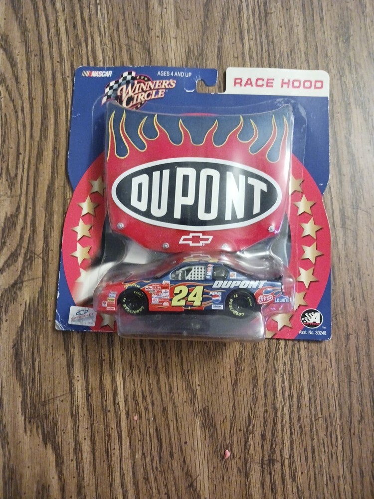Jeff Gordon 2002 Winners Circle Race Hood Series Die Cast