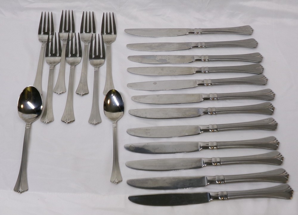 21-Piece Pfaltzgraff Ellington Stainless Steel Flatware Set Includes Spoons Knives Forks Discontinued Collection