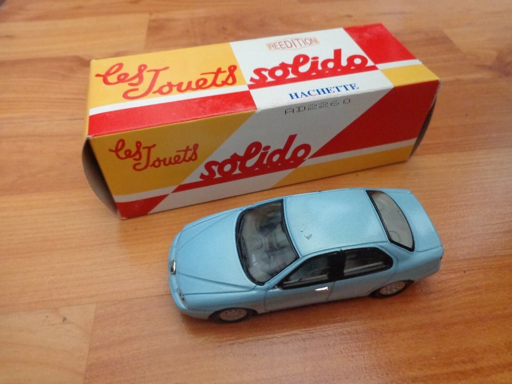 1/43 SCALE HACHETTE SOLIDO CLASSIC 1998 ALFA ROMEO 156 BLUE DIECAST MODEL CAR