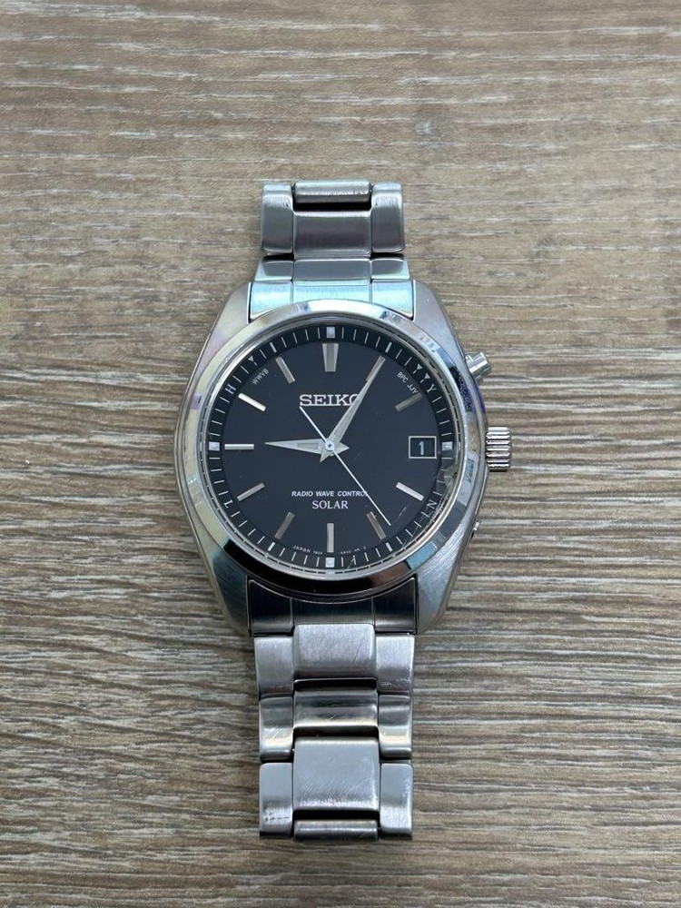 Seiko Solar Radio Men's Black Dial Watch with Atomic Timekeeping