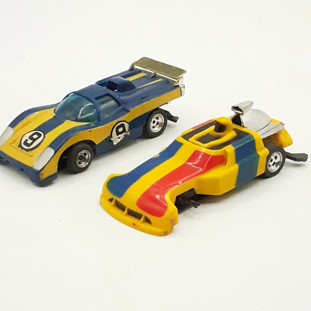 Vintage 1970s, Lionel, Racing  Slot Cars 9-Volt Tested And Running Need 3 Wheels