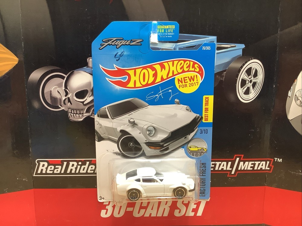 Hot Wheels 2017 Factory Fresh Fugu Z White Custom Datsun 240Z #76 LW