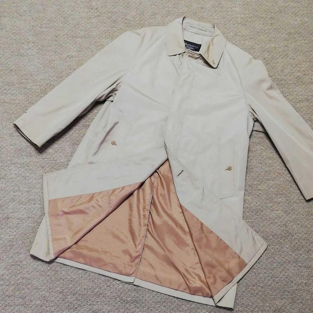 Burberry7 Burberry Trench Coat 1960 1970 Vintage