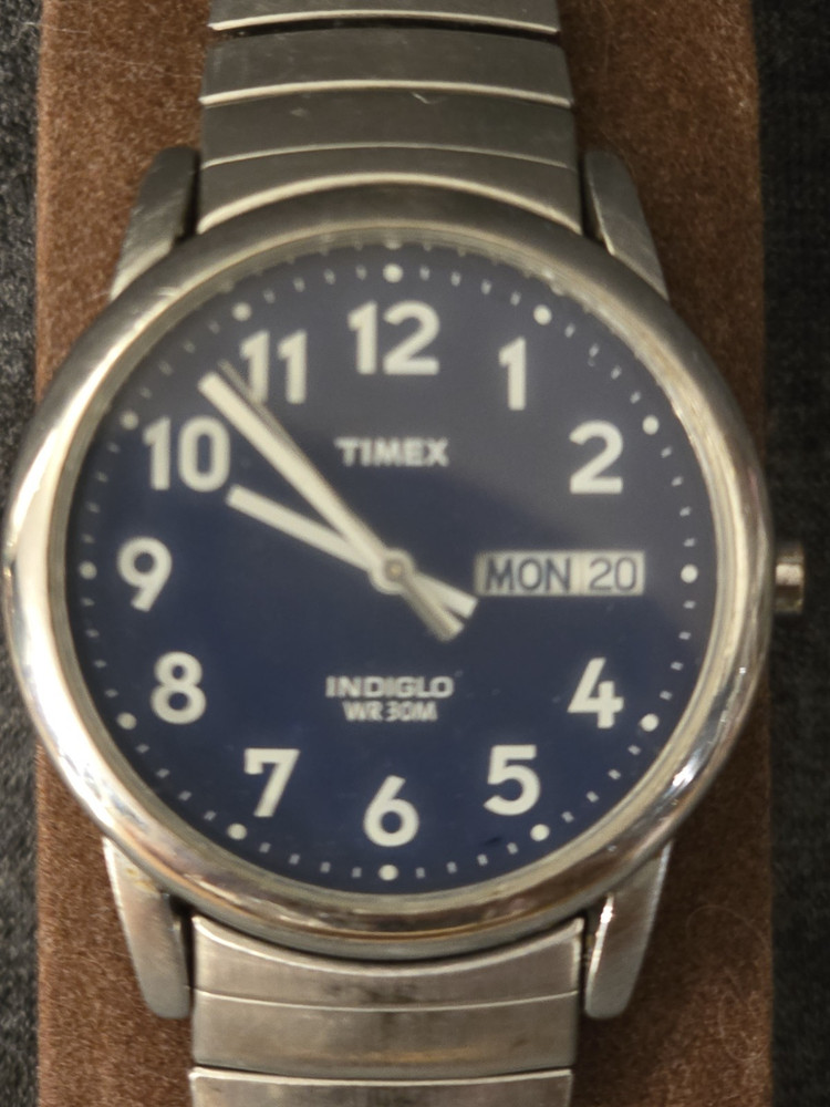 Vintage Timex Indiglo Men's Blue Dial Day/Date Stainless Steel Wristwatch