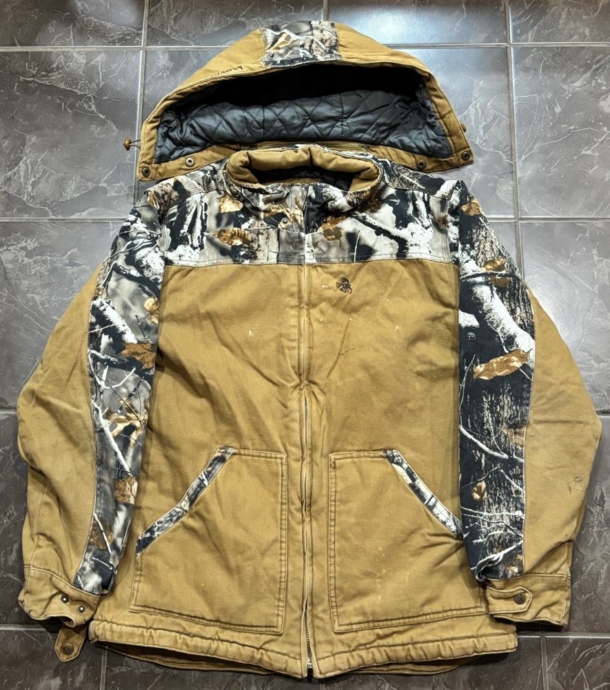 Men's Legendary Whitetails Camo Jacket in Size L - Durable Hunting Apparel