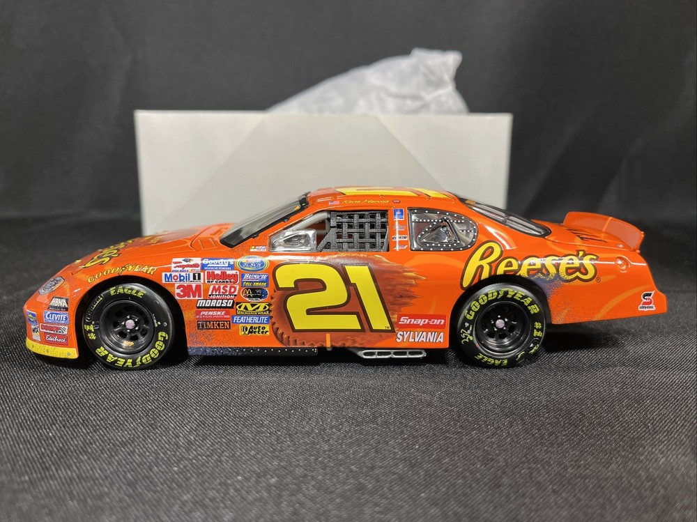 NASCAR KEVIN HARVICK #21 REESES/Las VegasWin/RACED VERSION 2004 1:24 Action