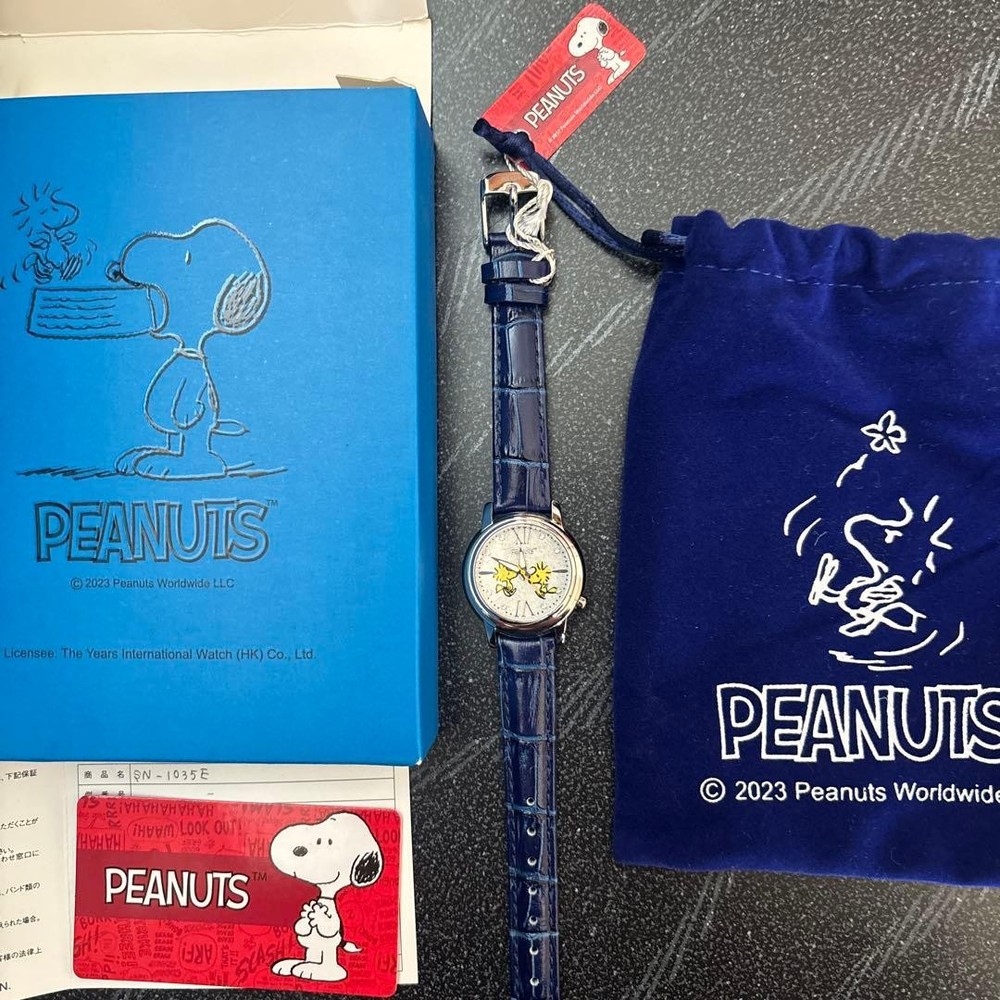 PEANUTS Snoopy Limited Edition Navy Leather Watch w/ Serial Number - 100pcs