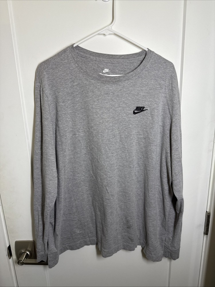 Men’s XL Nike Grey The Nike Tee Long Sleeve Shirt